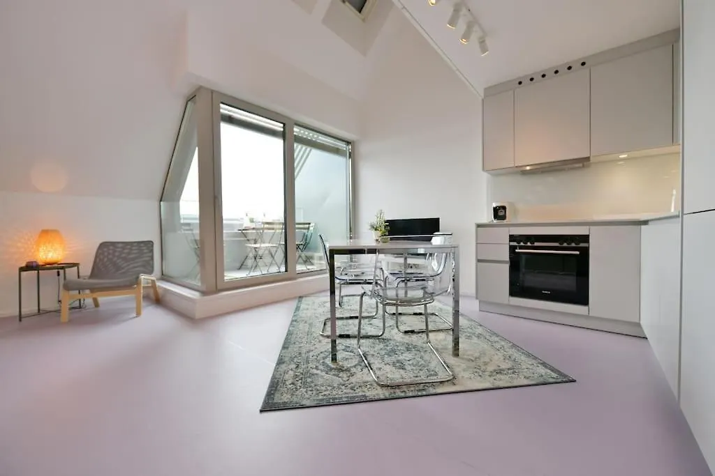 Julius 4 - Duplex Apartment 5 Mins To City Center Vienna 0*,  Austria